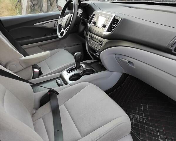 Серый Хонда Пилот, объемом двигателя 3.5 л и пробегом 155 тыс. км за 20000 $, фото 1 на Automoto.ua