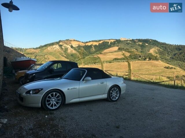 Белый Хонда С2000, объемом двигателя 2 л и пробегом 210 тыс. км за 25000 $, фото 1 на Automoto.ua