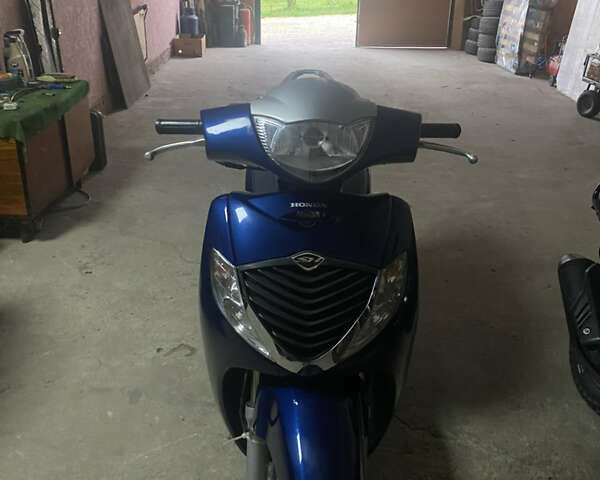 Синий Хонда SH 125, объемом двигателя 0.12 л и пробегом 9 тыс. км за 1150 $, фото 1 на Automoto.ua