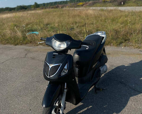 Хонда SH 150, объемом двигателя 0 л и пробегом 6 тыс. км за 600 $, фото 1 на Automoto.ua