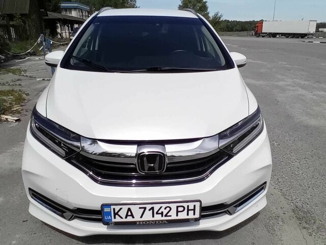Белый Хонда Шатл, объемом двигателя 1.5 л и пробегом 54 тыс. км за 15000 $, фото 1 на Automoto.ua
