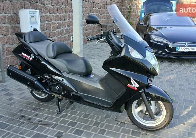Чорний Хонда Silver Wing 600, об'ємом двигуна 0.58 л та пробігом 31 тис. км за 3200 $, фото 1 на Automoto.ua