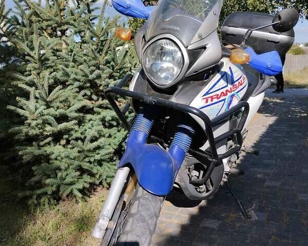 Хонда Transalp 700, объемом двигателя 0.7 л и пробегом 70 тыс. км за 4700 $, фото 1 на Automoto.ua
