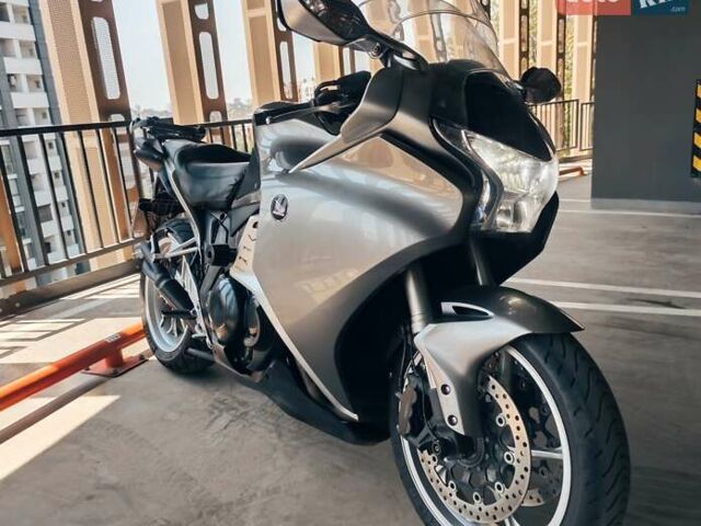 Серый Хонда VFR 1200F, объемом двигателя 1.24 л и пробегом 55 тыс. км за 8000 $, фото 1 на Automoto.ua