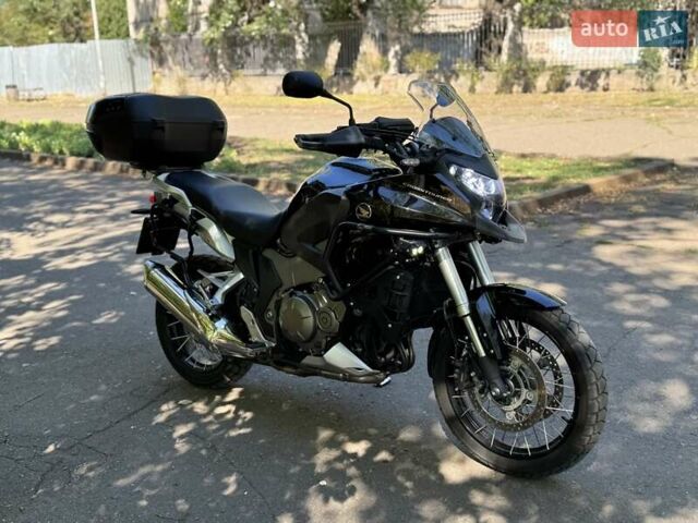 Серый Хонда VFR 1200X Crosstourer, объемом двигателя 1.24 л и пробегом 27 тыс. км за 12300 $, фото 1 на Automoto.ua