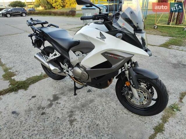 Белый Хонда VFR 800X Crossrunner, объемом двигателя 0.8 л и пробегом 30 тыс. км за 7700 $, фото 1 на Automoto.ua