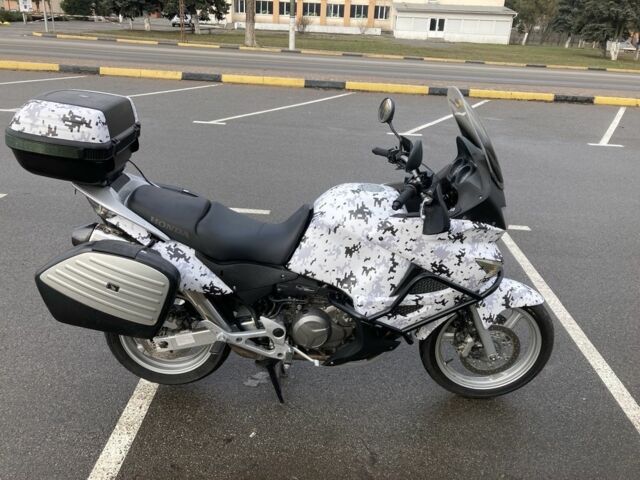 Хонда Варадеро, объемом двигателя 1 л и пробегом 0 тыс. км за 5800 $, фото 1 на Automoto.ua