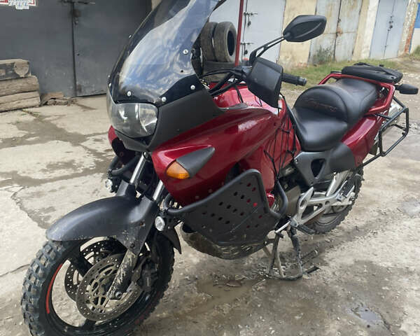 Червоний Хонда XL 1000V Varadero, об'ємом двигуна 1 л та пробігом 60 тис. км за 3990 $, фото 1 на Automoto.ua