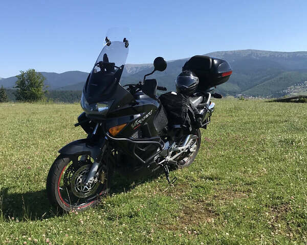 Хонда XL 1000V Varadero, объемом двигателя 1 л и пробегом 60 тыс. км за 5500 $, фото 1 на Automoto.ua