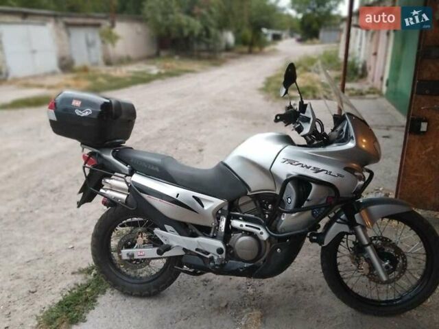 Сірий Хонда XL 650V Transalp, об'ємом двигуна 0.65 л та пробігом 63 тис. км за 3900 $, фото 1 на Automoto.ua