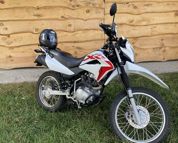 Белый Хонда XR 150L, объемом двигателя 0 л и пробегом 5 тыс. км за 2200 $, фото 1 на Automoto.ua
