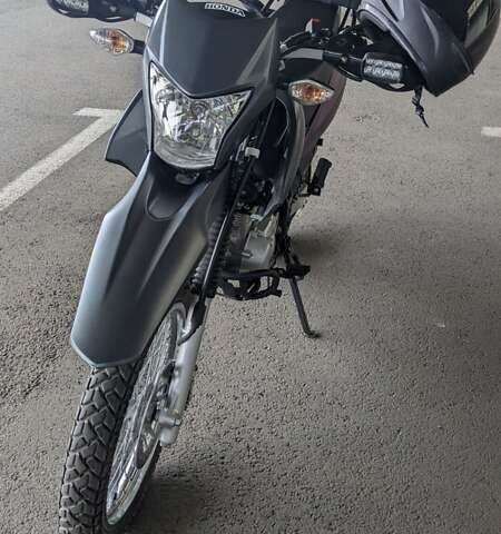 Белый Хонда XR 150L, объемом двигателя 0.15 л и пробегом 3 тыс. км за 2200 $, фото 1 на Automoto.ua