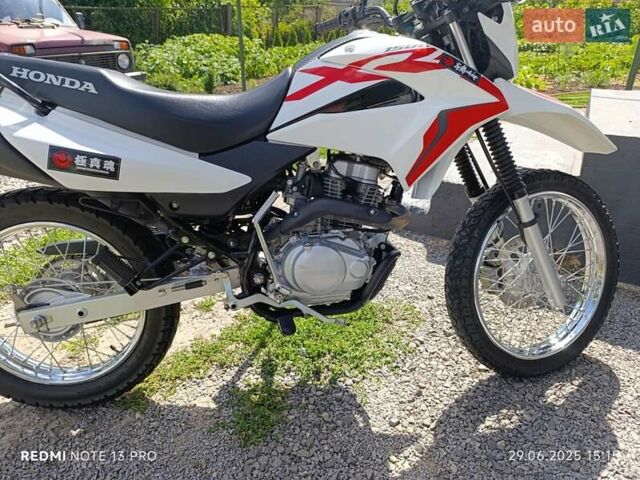 Белый Хонда XR 150L, объемом двигателя 0 л и пробегом 12 тыс. км за 2100 $, фото 1 на Automoto.ua