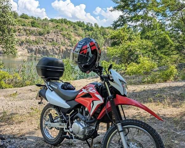 Красный Хонда XR 150L, объемом двигателя 0.15 л и пробегом 2 тыс. км за 2200 $, фото 1 на Automoto.ua