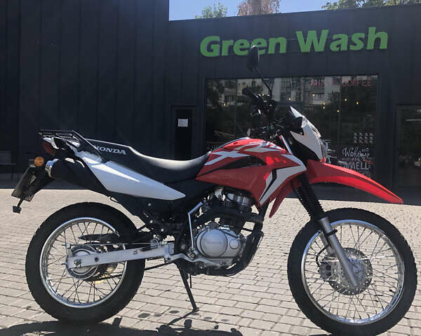 Красный Хонда XR 150L, объемом двигателя 0.15 л и пробегом 4 тыс. км за 1950 $, фото 1 на Automoto.ua