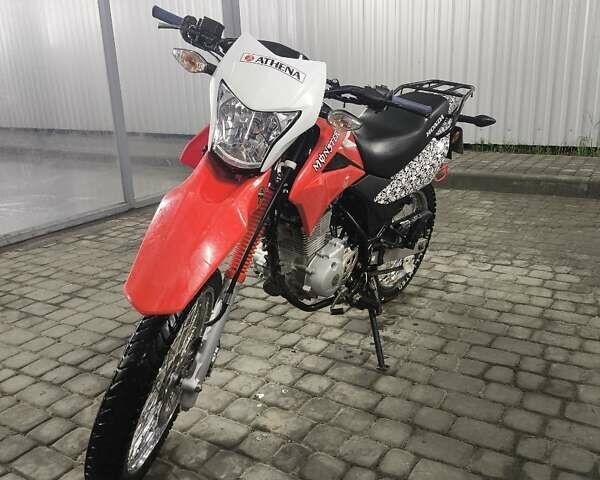 Красный Хонда XR 150L, объемом двигателя 0.15 л и пробегом 13 тыс. км за 2040 $, фото 1 на Automoto.ua