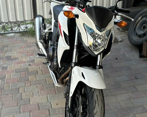 Белый Хонда CB 400F, объемом двигателя 0.4 л и пробегом 22 тыс. км за 4900 $, фото 1 на Automoto.ua