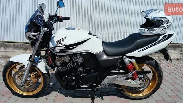 Белый Хонда CB 400SF, объемом двигателя 0.4 л и пробегом 40 тыс. км за 2500 $, фото 1 на Automoto.ua