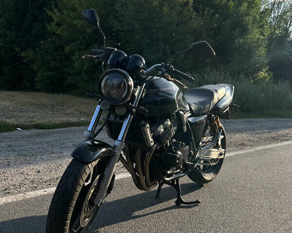 Черный Хонда CB 400SF, объемом двигателя 0.4 л и пробегом 20 тыс. км за 2600 $, фото 1 на Automoto.ua