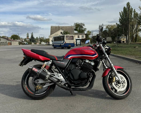 Красный Хонда CB 400SF, объемом двигателя 0.4 л и пробегом 55 тыс. км за 2900 $, фото 1 на Automoto.ua