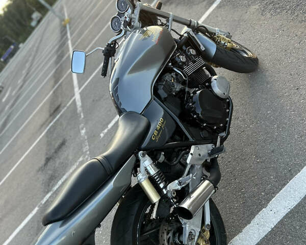 Хонда CB 400SF, объемом двигателя 0 л и пробегом 30 тыс. км за 2500 $, фото 1 на Automoto.ua