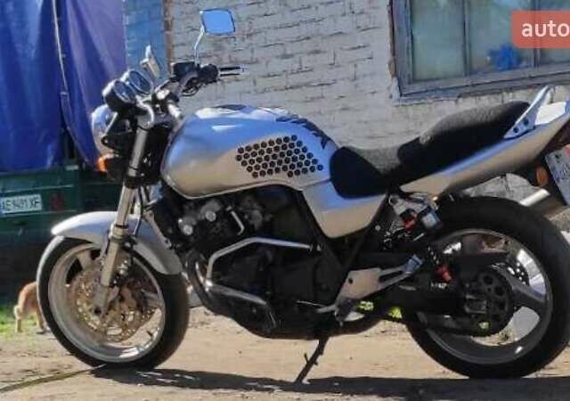 Сірий Хонда CB 400SF, об'ємом двигуна 0 л та пробігом 60 тис. км за 2190 $, фото 1 на Automoto.ua