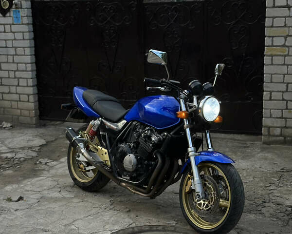 Хонда CB 400SF 2003 в Николаеве на Automoto.ua Синий Хонда CB 400SF, объемом двигателя 0.4 л и пробегом 34 тыс. км за 3500 $, фото 1 на Automoto.ua