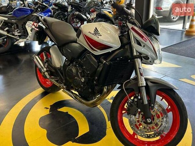 Білий Хонда CB 600F Hornet, об'ємом двигуна 0.6 л та пробігом 29 тис. км за 6800 $, фото 1 на Automoto.ua