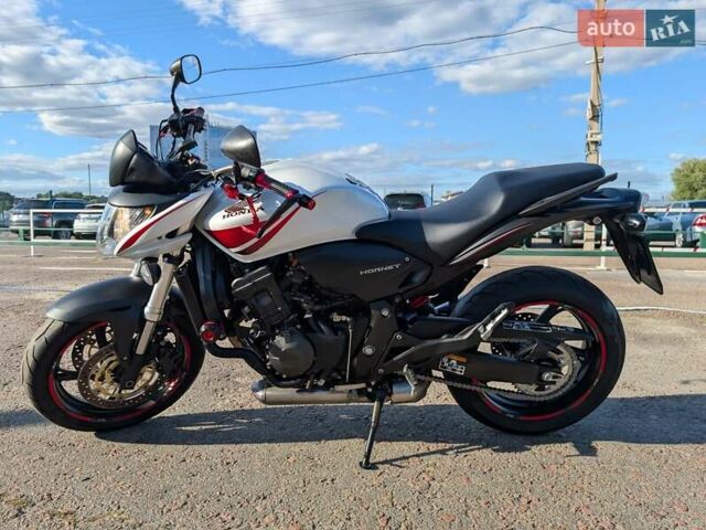 Білий Хонда CB 600F Hornet, об'ємом двигуна 0.6 л та пробігом 35 тис. км за 5799 $, фото 1 на Automoto.ua