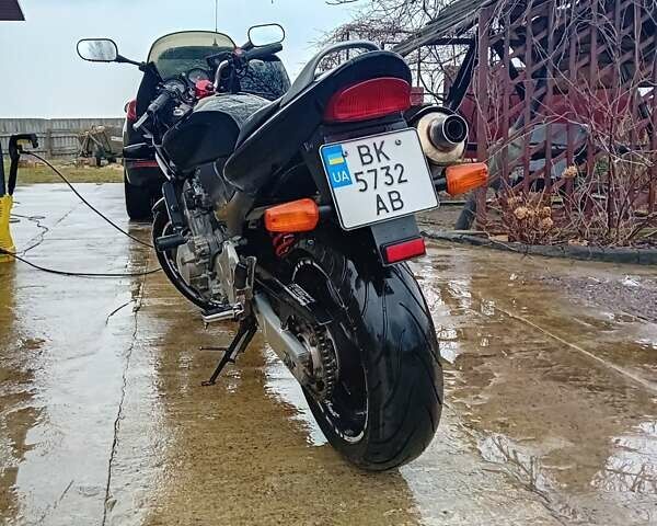 Черный Хонда CB 600F Hornet, объемом двигателя 0.6 л и пробегом 38 тыс. км за 2700 $, фото 1 на Automoto.ua