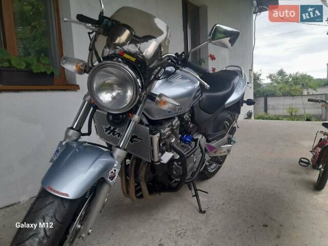 Серый Хонда CB 600F Hornet, объемом двигателя 0.6 л и пробегом 30 тыс. км за 3700 $, фото 1 на Automoto.ua