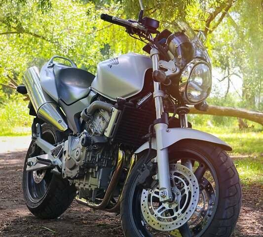 Серый Хонда CB 600F Hornet, объемом двигателя 0.6 л и пробегом 43 тыс. км за 4700 $, фото 1 на Automoto.ua