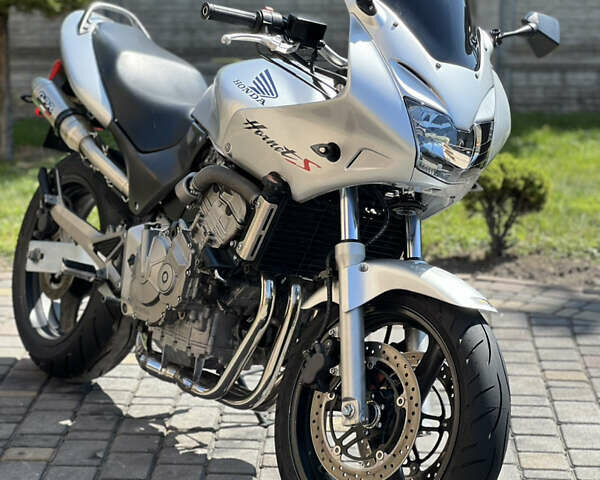 Серый Хонда CB 600F Hornet, объемом двигателя 0.6 л и пробегом 21 тыс. км за 4200 $, фото 1 на Automoto.ua
