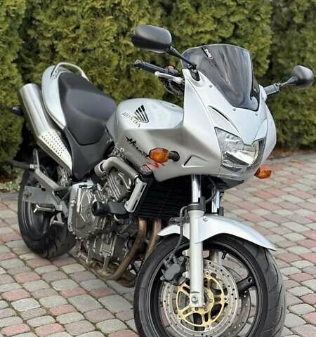 Серый Хонда CB 600F Hornet, объемом двигателя 0.6 л и пробегом 49 тыс. км за 3900 $, фото 1 на Automoto.ua