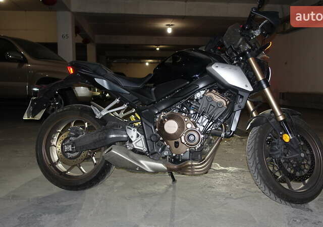 Черный Хонда CB 650R, объемом двигателя 0.65 л и пробегом 7 тыс. км за 8500 $, фото 1 на Automoto.ua