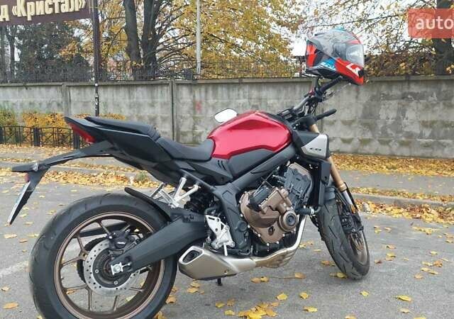 Красный Хонда CB 650R, объемом двигателя 0.65 л и пробегом 1 тыс. км за 10200 $, фото 1 на Automoto.ua