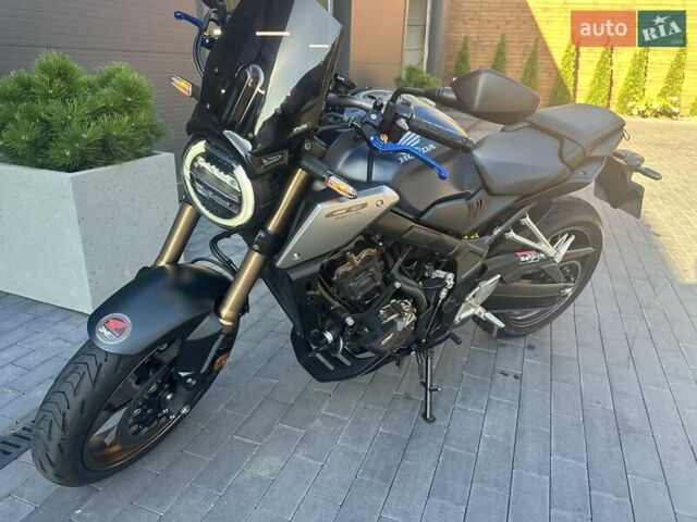 Синий Хонда CB 650R, объемом двигателя 0.65 л и пробегом 14 тыс. км за 8650 $, фото 1 на Automoto.ua