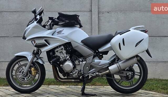 Білий Хонда CBF 1000A, об'ємом двигуна 1 л та пробігом 41 тис. км за 7180 $, фото 1 на Automoto.ua