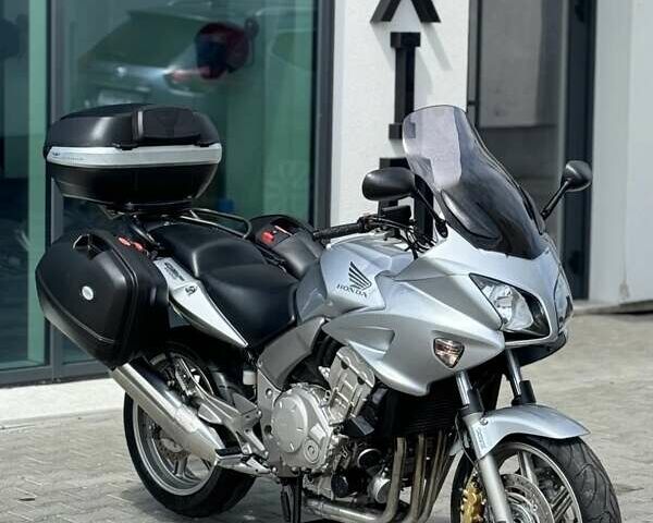 Серый Хонда CBF 1000A, объемом двигателя 1 л и пробегом 30 тыс. км за 7000 $, фото 1 на Automoto.ua