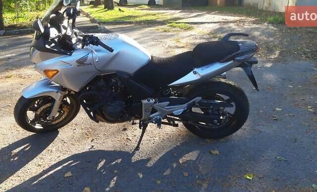 Серый Хонда CBF 600N, объемом двигателя 0.6 л и пробегом 51 тыс. км за 4500 $, фото 1 на Automoto.ua