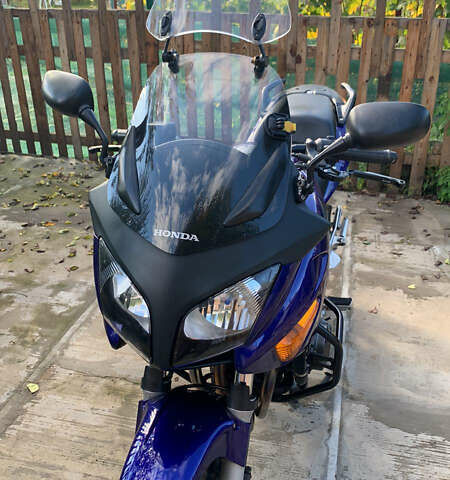 Хонда CBF 600SA, объемом двигателя 0.6 л и пробегом 34 тыс. км за 4200 $, фото 1 на Automoto.ua