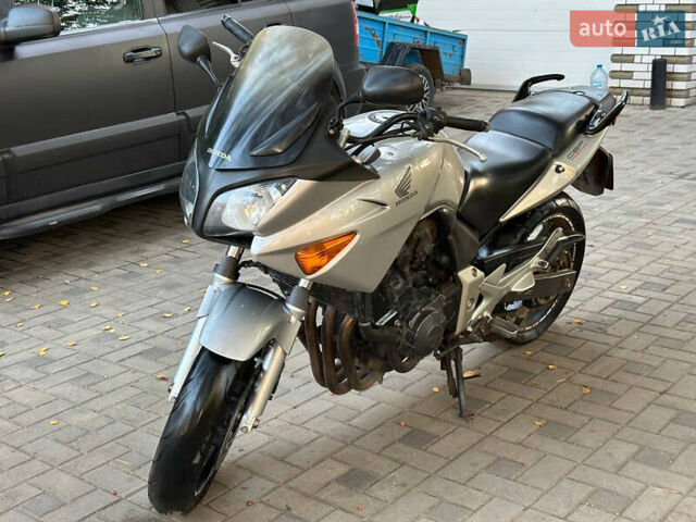 Серый Хонда CBF 600SA, объемом двигателя 0.6 л и пробегом 46 тыс. км за 3499 $, фото 1 на Automoto.ua