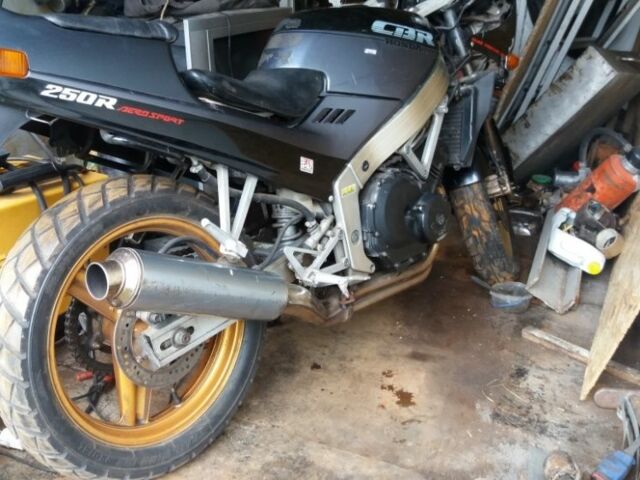 Хонда CBR 250, объемом двигателя 0.25 л и пробегом 0 тыс. км за 1500 $, фото 1 на Automoto.ua