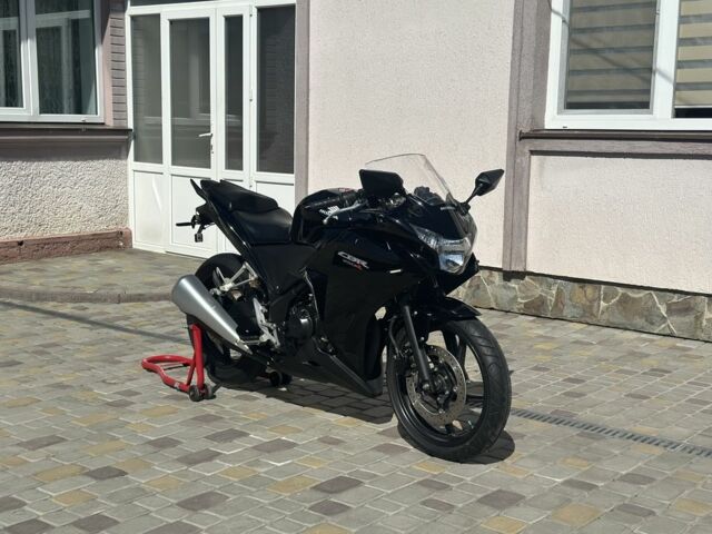 Хонда CBR 250, объемом двигателя 0.25 л и пробегом 0 тыс. км за 2700 $, фото 1 на Automoto.ua