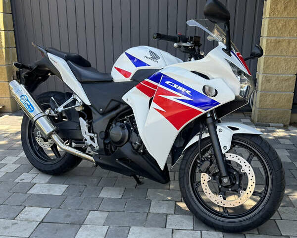 Білий Хонда CBR 250R, об'ємом двигуна 0.25 л та пробігом 10 тис. км за 3300 $, фото 1 на Automoto.ua