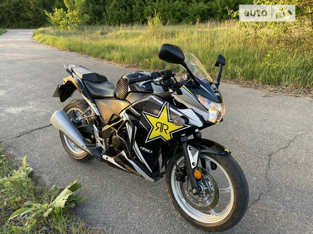 Чорний Хонда CBR 250R, об'ємом двигуна 0.25 л та пробігом 18 тис. км за 2800 $, фото 1 на Automoto.ua