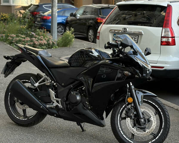 Черный Хонда CBR 250R, объемом двигателя 0.25 л и пробегом 21 тыс. км за 3800 $, фото 1 на Automoto.ua
