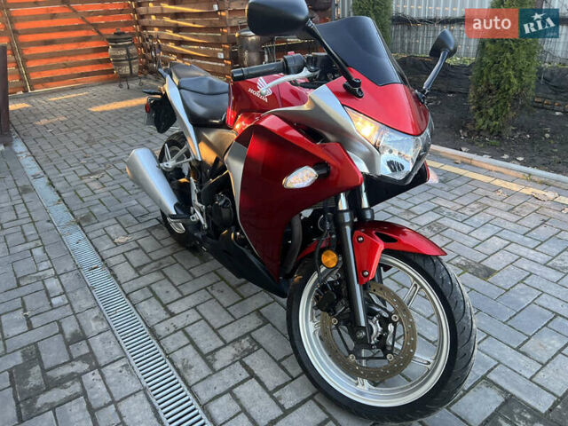 Красный Хонда CBR 250R, объемом двигателя 0.25 л и пробегом 25 тыс. км за 2900 $, фото 1 на Automoto.ua