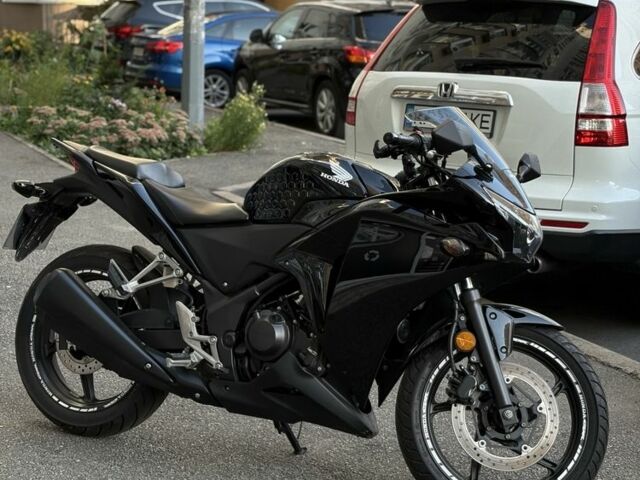 Хонда CBR 250R, объемом двигателя 0.25 л и пробегом 0 тыс. км за 3800 $, фото 1 на Automoto.ua