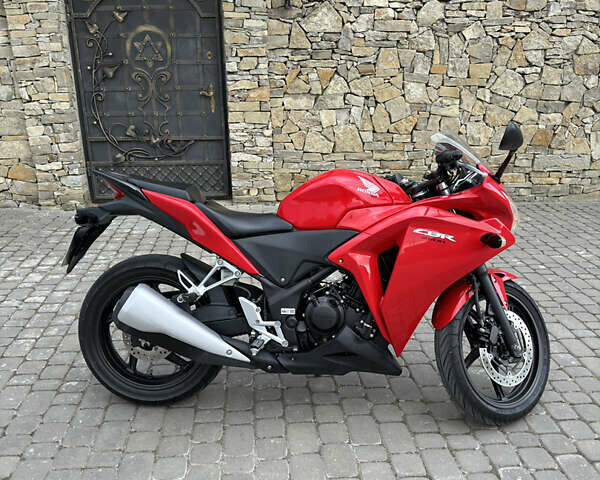 Хонда CBR 250R, об'ємом двигуна 0 л та пробігом 16 тис. км за 3900 $, фото 1 на Automoto.ua